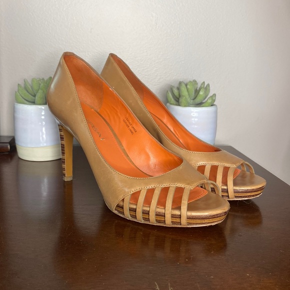 Via Spiga Camel Heels - Picture 1 of 7